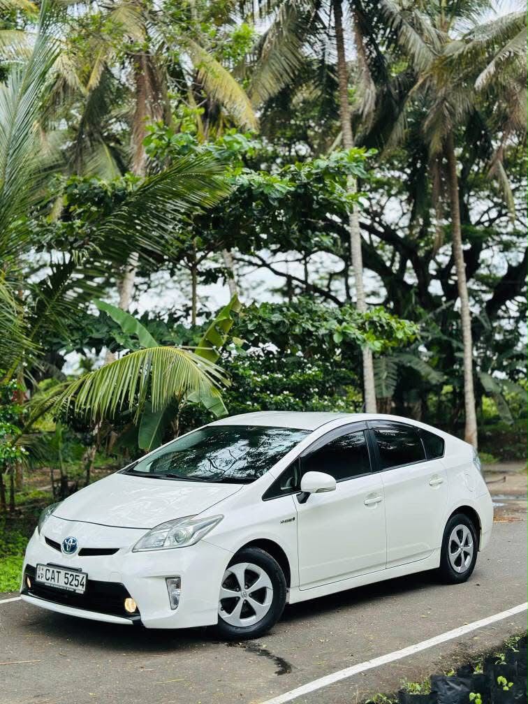 Car for airport and kite beach transport in Sri Lanka